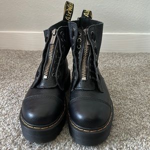 Platform Dr. Marteens Sinclair